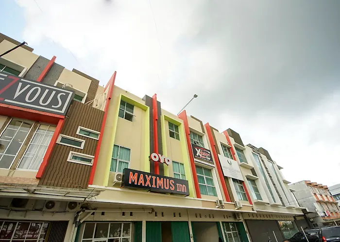 Oyo 251 The Maximus Inn Hotel Palembang